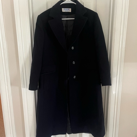 Elegant Black Trench Coat - Picture 1 of 10